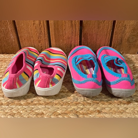 2 Pairs of Girls Water Shoes Sz 7-8 - Picture 4 of 7